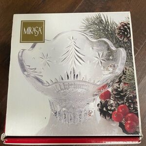 Mikasa Clear Holiday Crystal Bowl